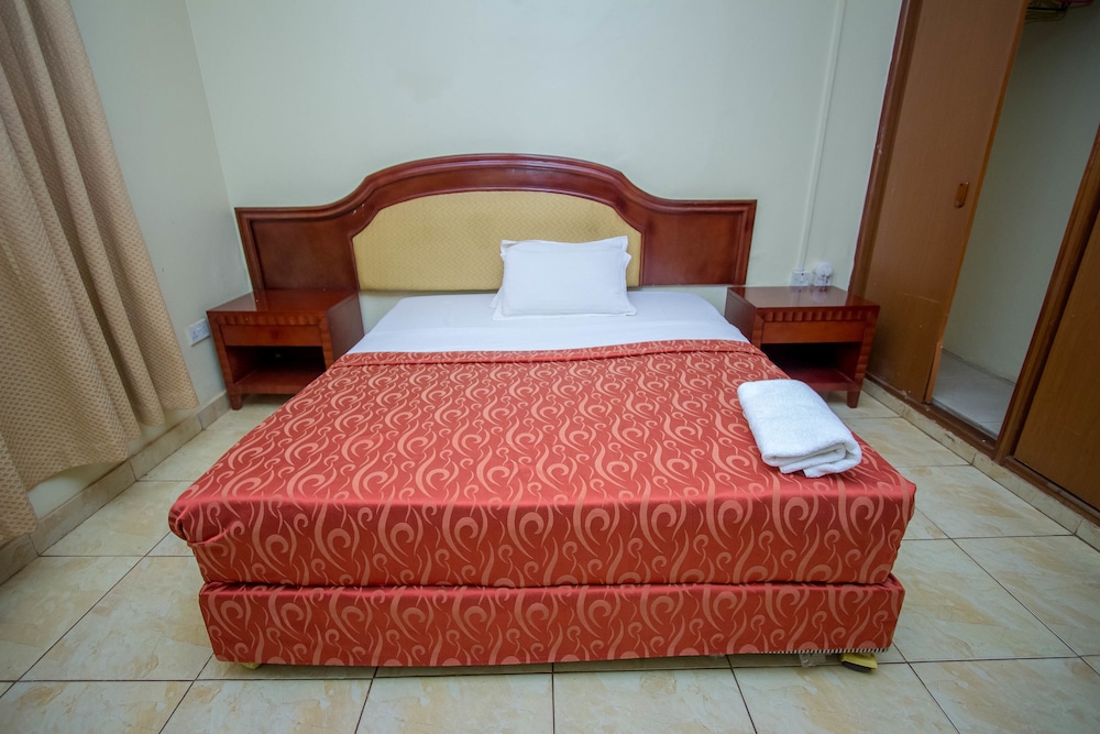 Emerald Hotel 16/55