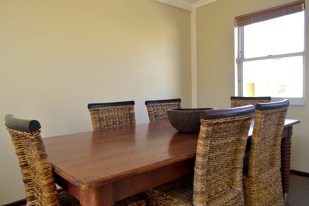 iKhaya Lodge & Conference Centre 20/23