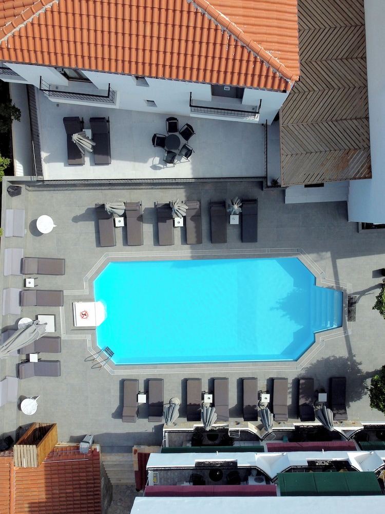 Yianna Hotel 43/51
