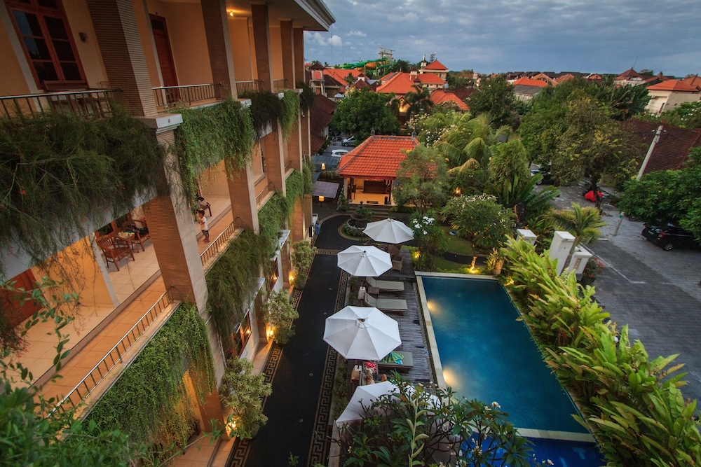 Pondok Anyar Inn 33/50