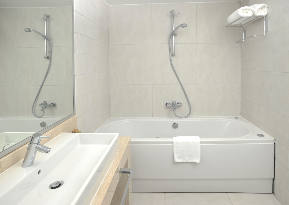 Napa Plaza Hotel-Adults Only 48/49