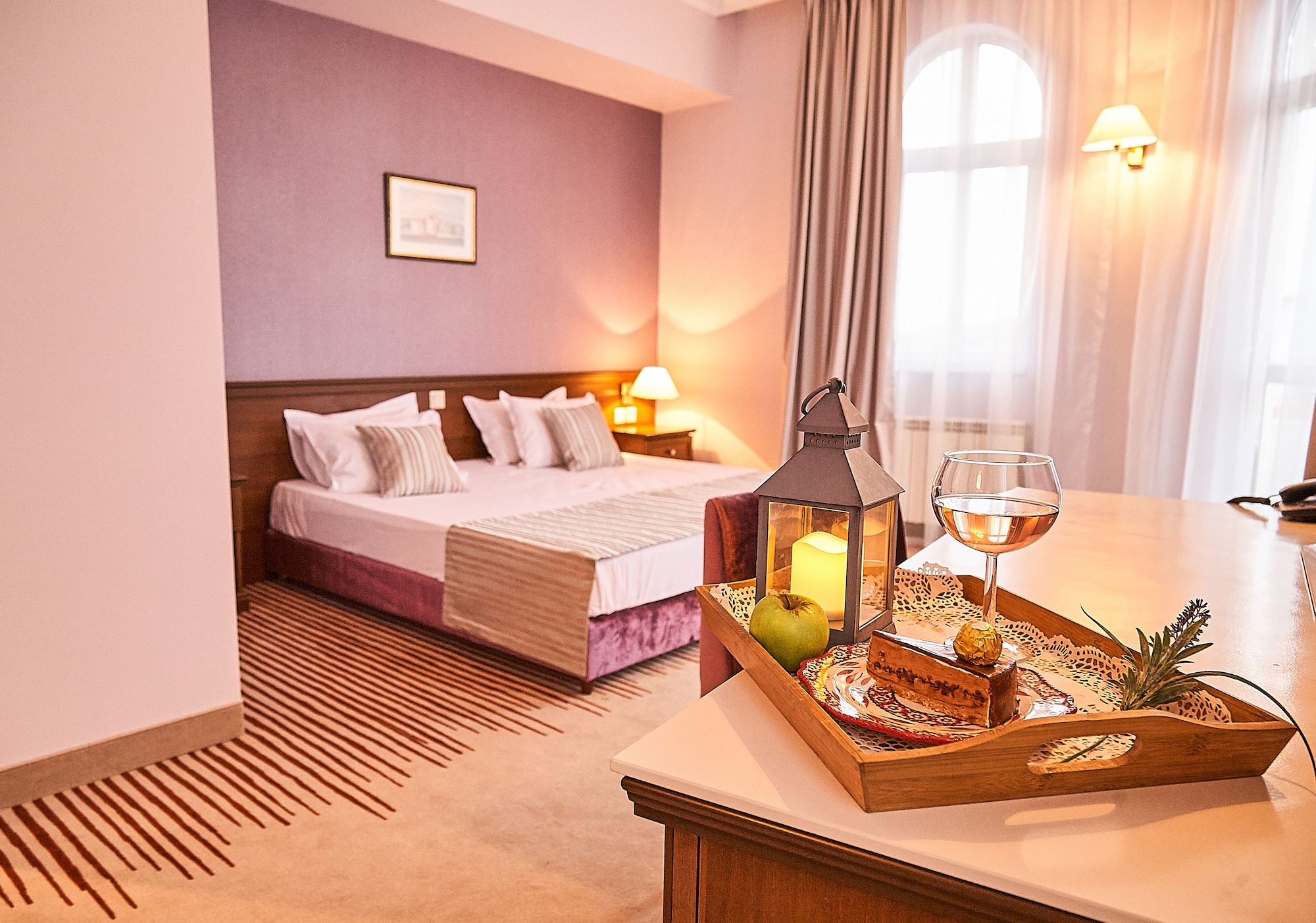 DELUXE, DOUBLE BED