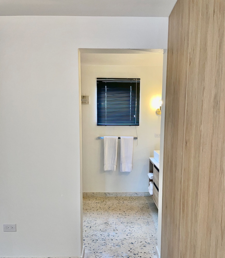 The Vistalmar Ocean View Apartments 50/50