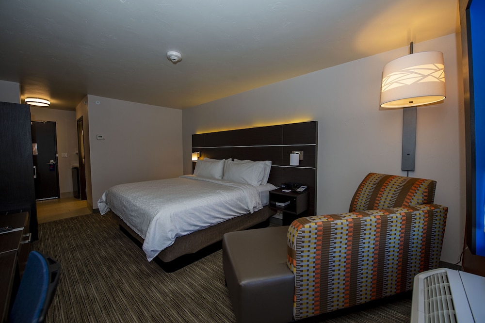 Holiday Inn Express Suites Colorado Springs Afa Northgate 24/56