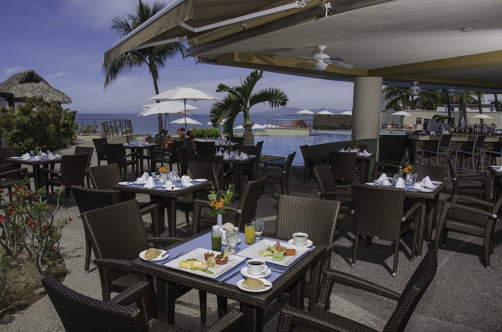 Sunset Plaza Beach Resort 56/79