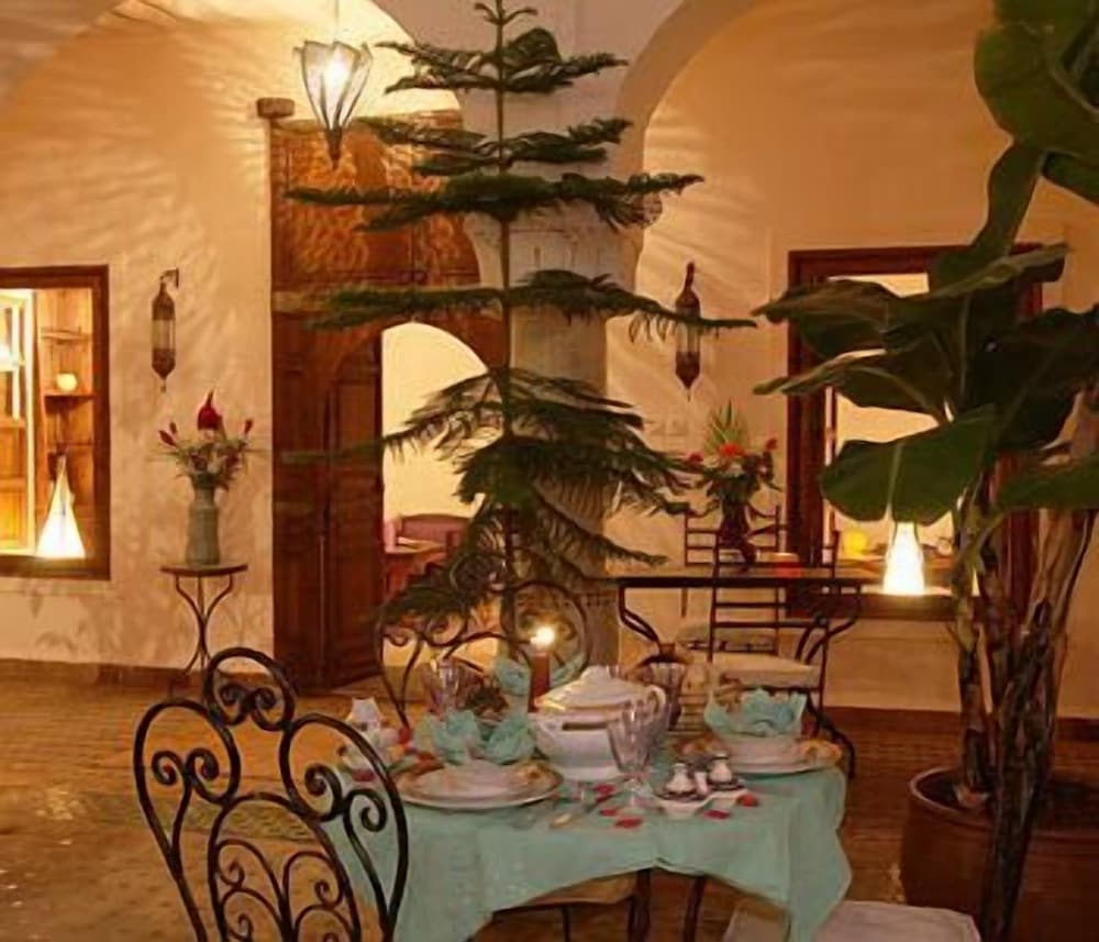 RIAD CANNELLE 51/56