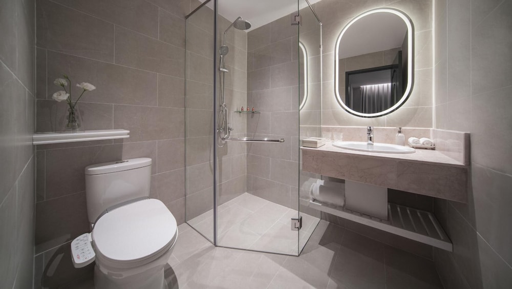 Silverland May Hotel 45/46