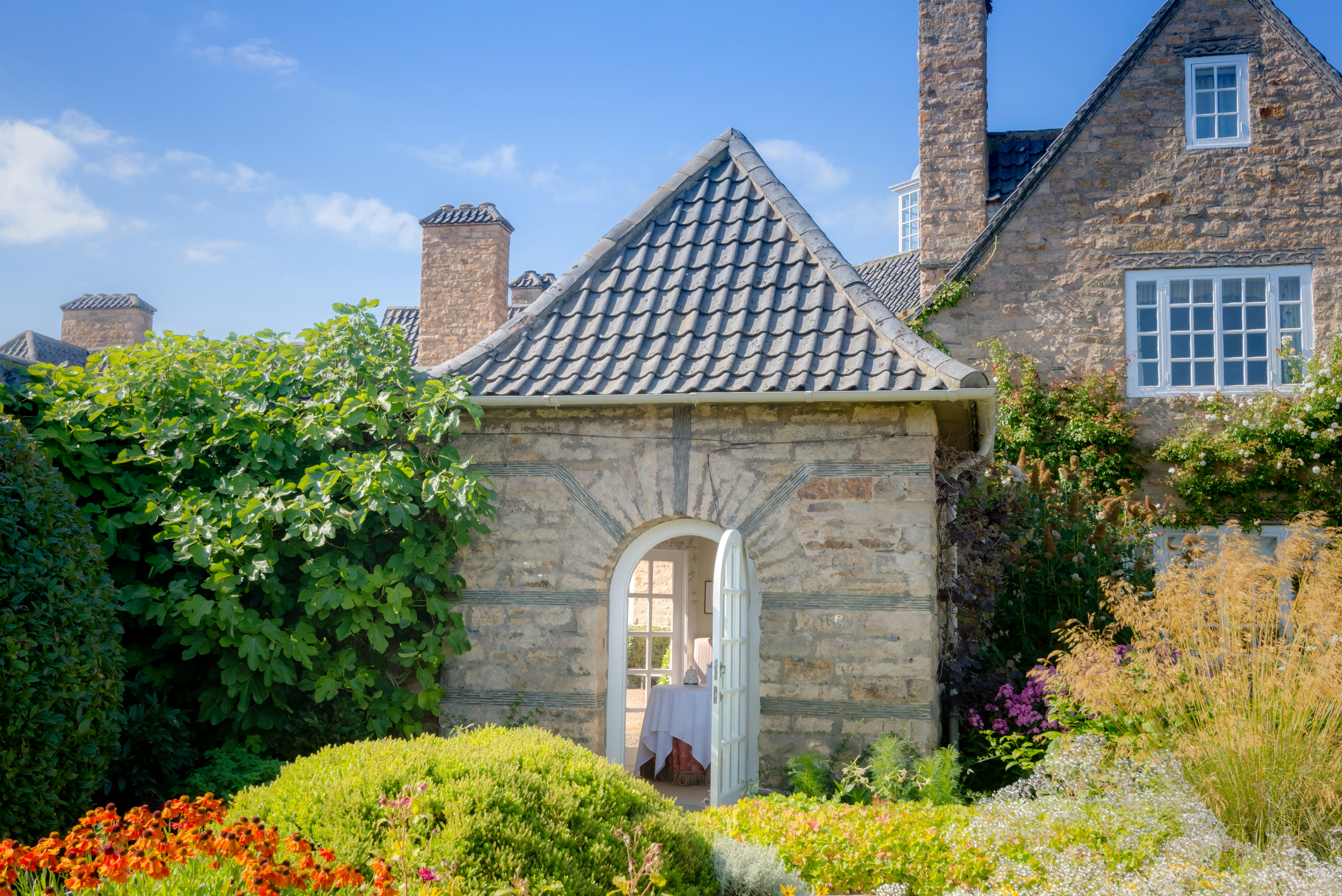 Greywalls Hotel and Chez Roux 56/61
