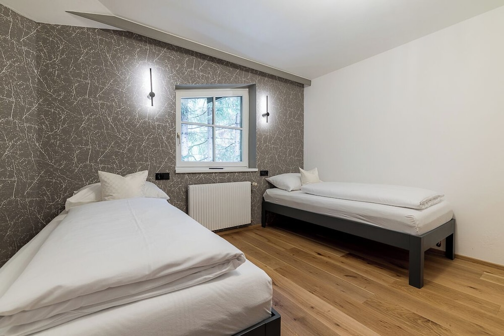 Landhaus, Suite, Queen and Twin Beds, Sofa