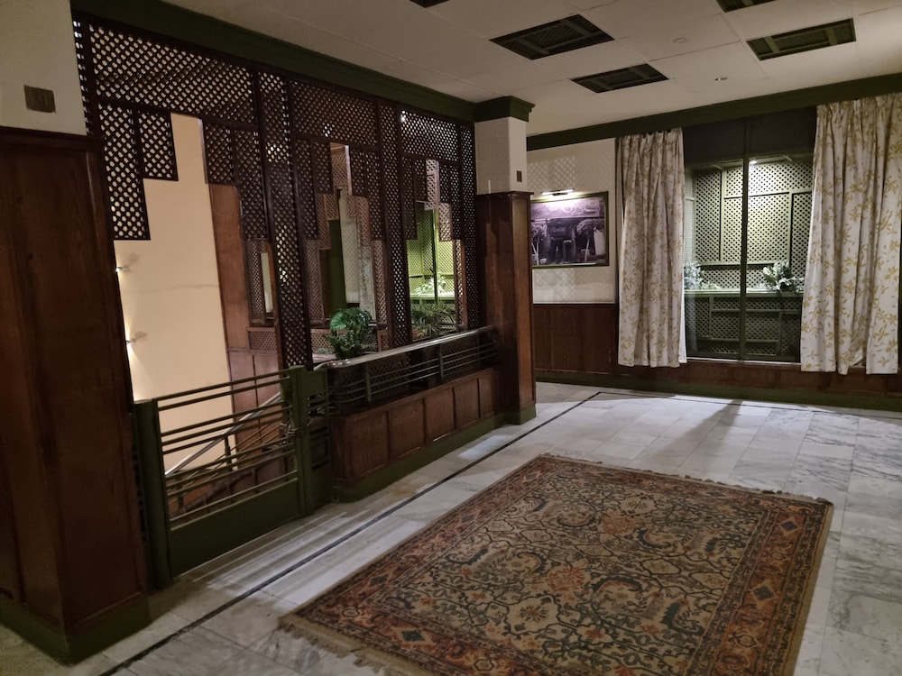 Carlton Hotel 19/49
