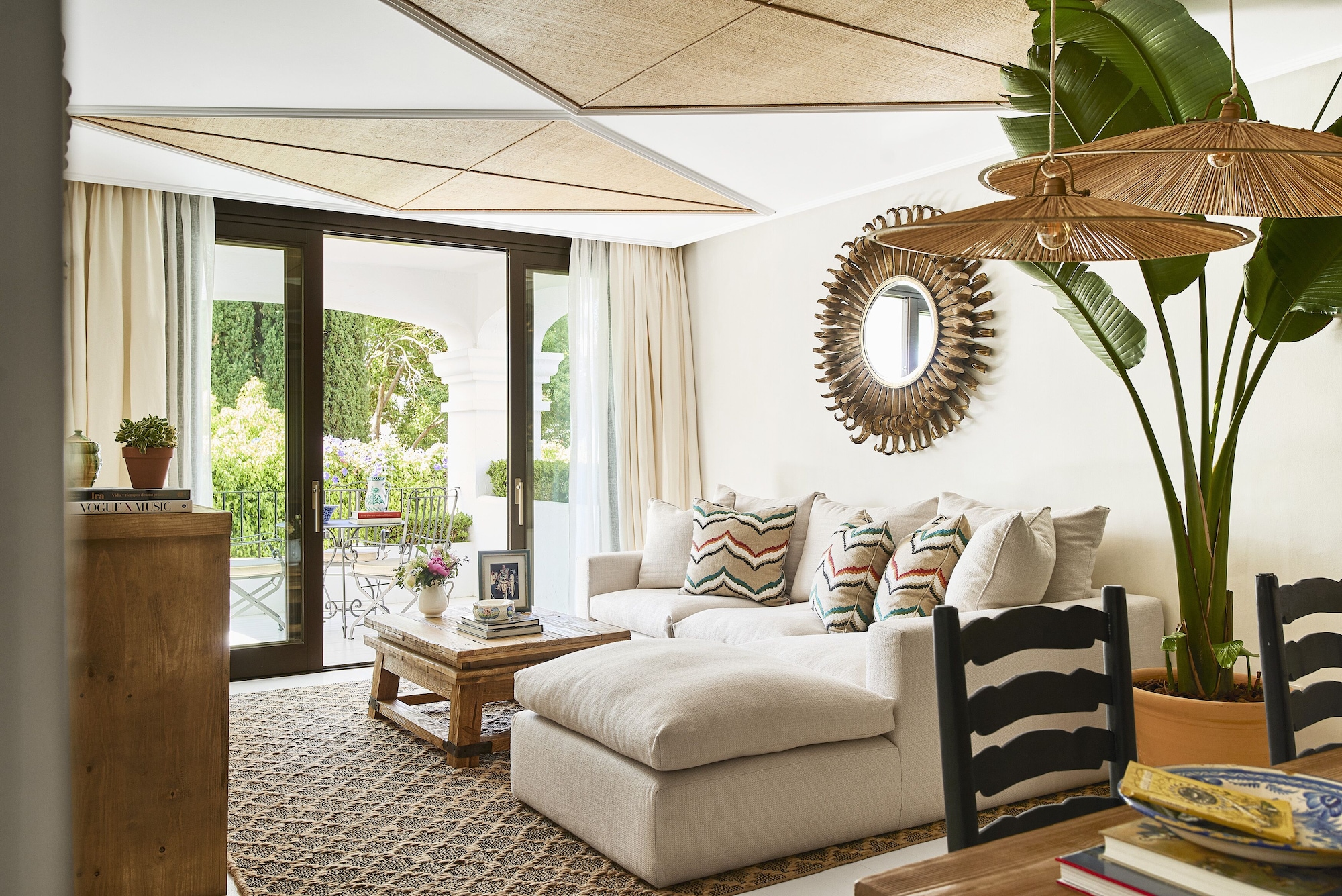 2 BEDROOMS, SUITE