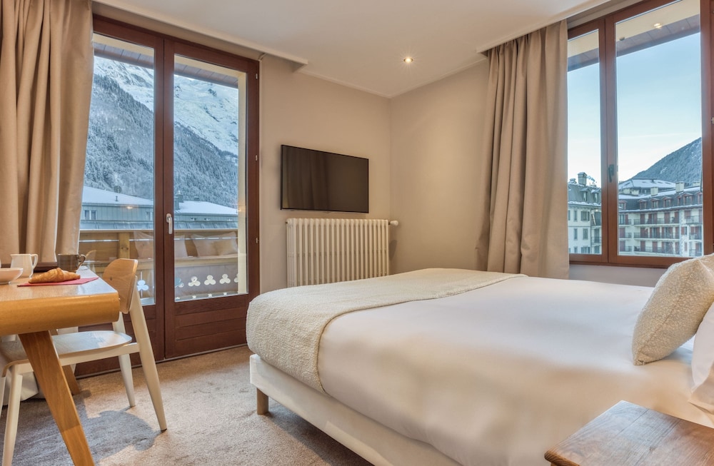 COMFORT, DOUBLE OR TWIN BED, MOUNTAIN VIEW, POOL ACCESS