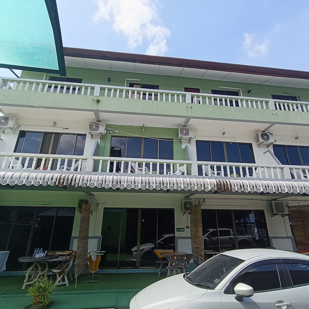 THE GUEST HOUSE 3/67