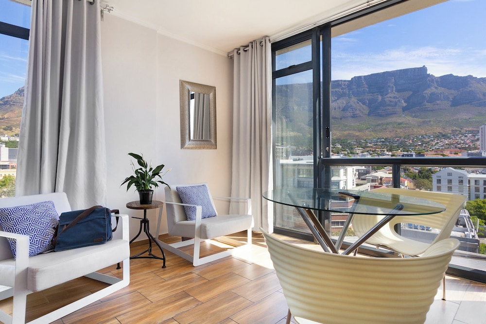 Midtown Rentals At The Four Seasons 22/38