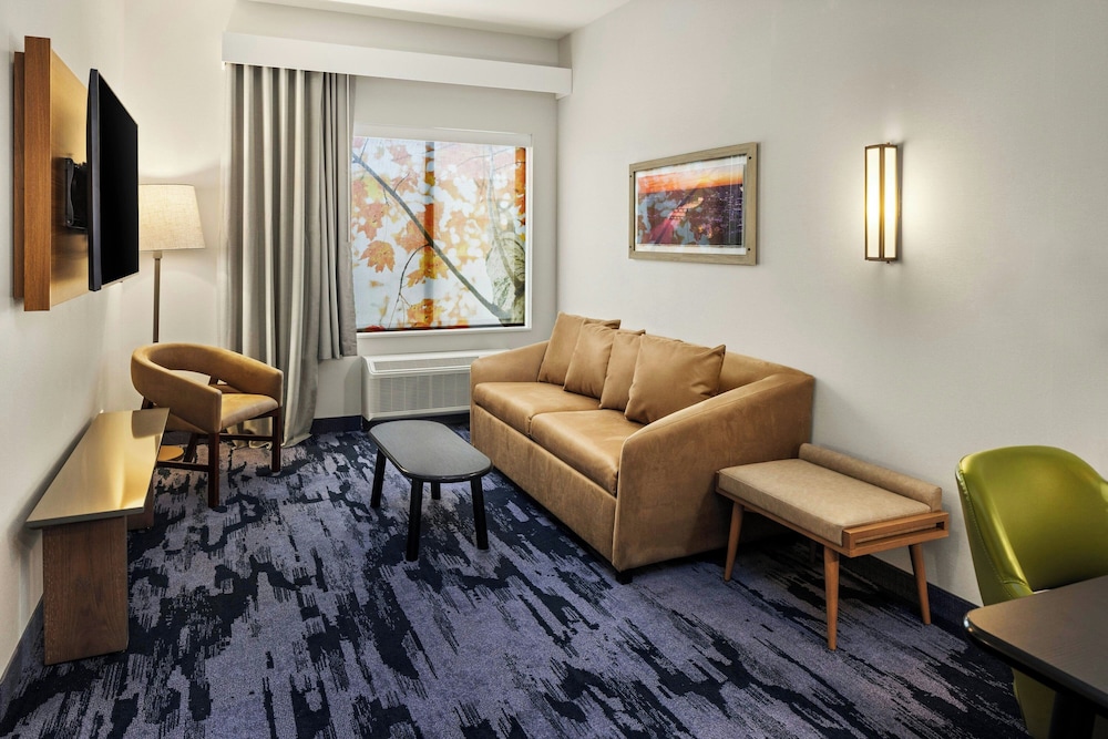 Fairfield Inn & Suites by Marriott Cedar Rapids North 30/52