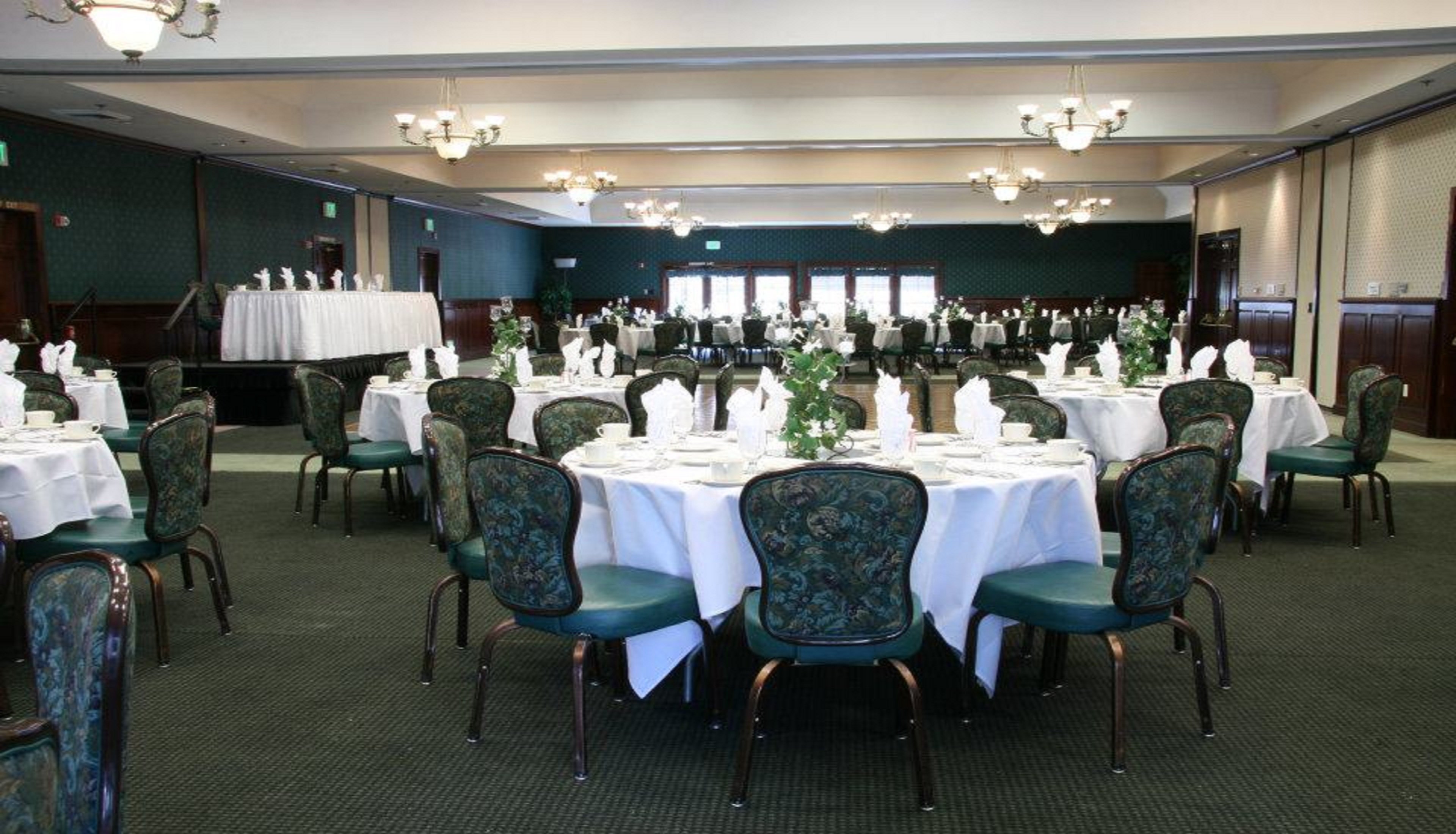 Holiday Inn Selma-Swancourt 45/65