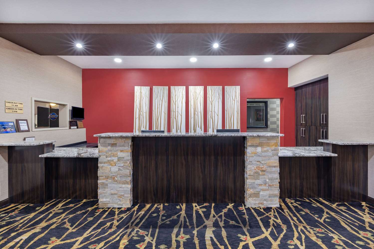 Ramada By Wyndham Grand Forks 3/40