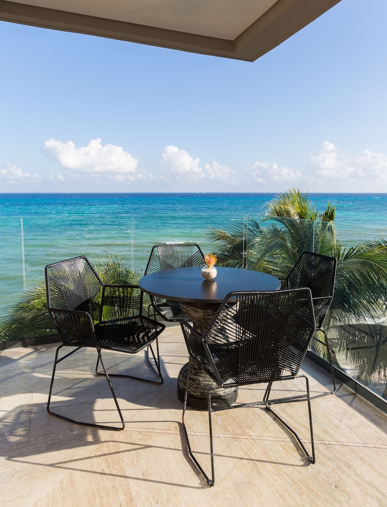 Thompson Playa Del Carmen Beach House 35/37