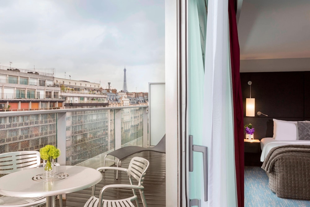 Renaissance Paris Arc de Triomphe Hotel 15/31