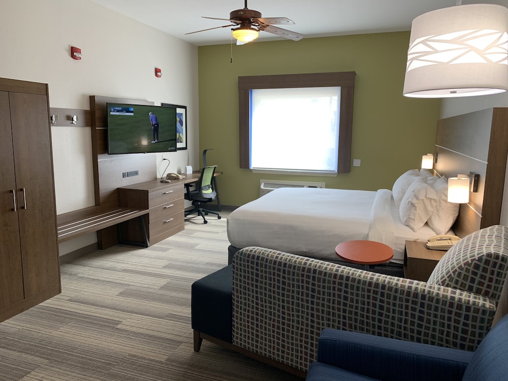Holiday Inn Express Suites South Padre Island 26/62