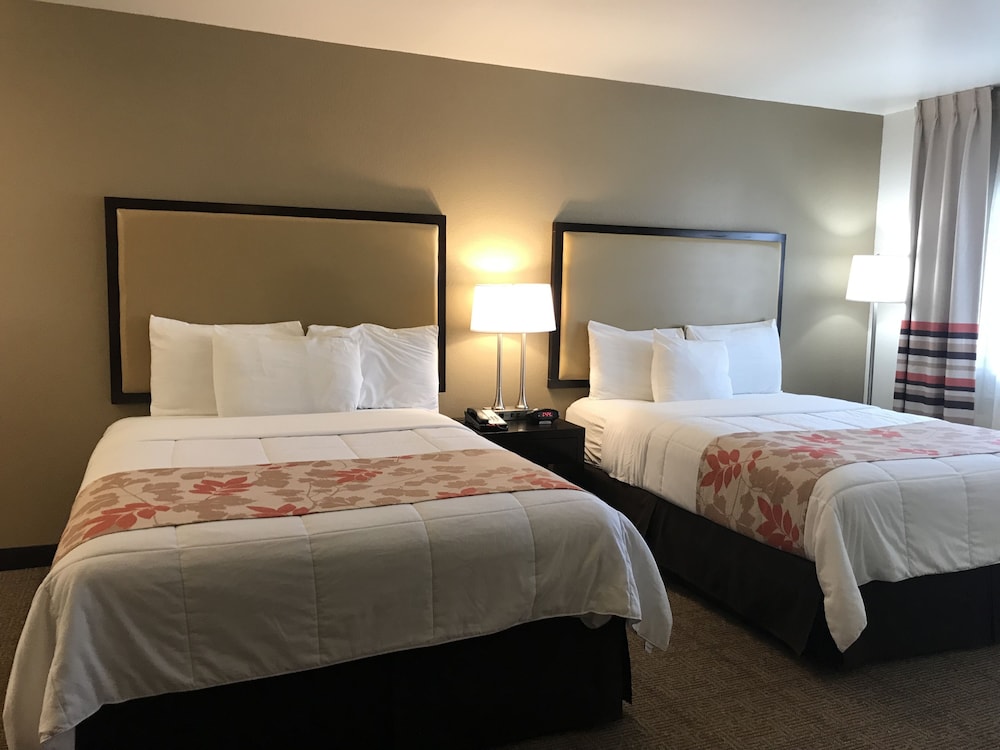 Hawthorn Suites By Wyndham Victorville 10/33