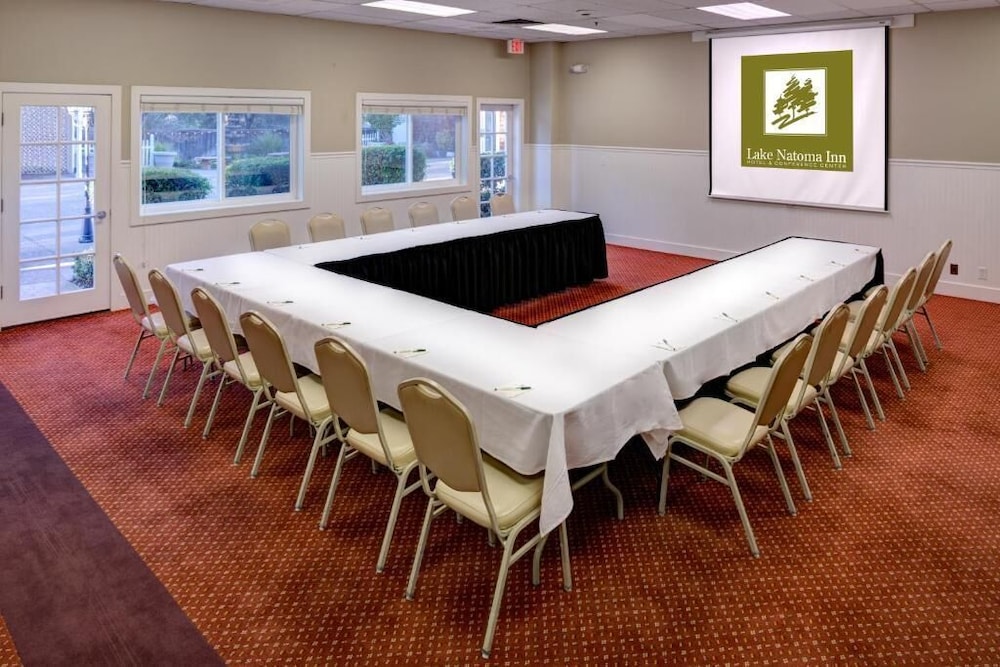 Lake Natoma Inn 37/46