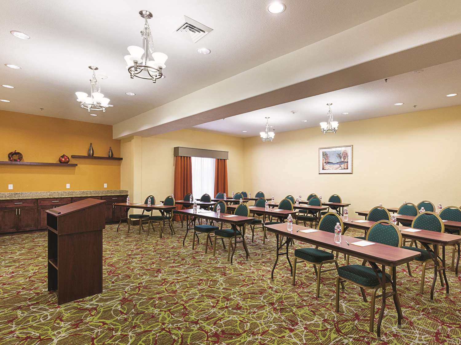 La Quinta Inn & Suites by Wyndham Houston Channelview 56/66