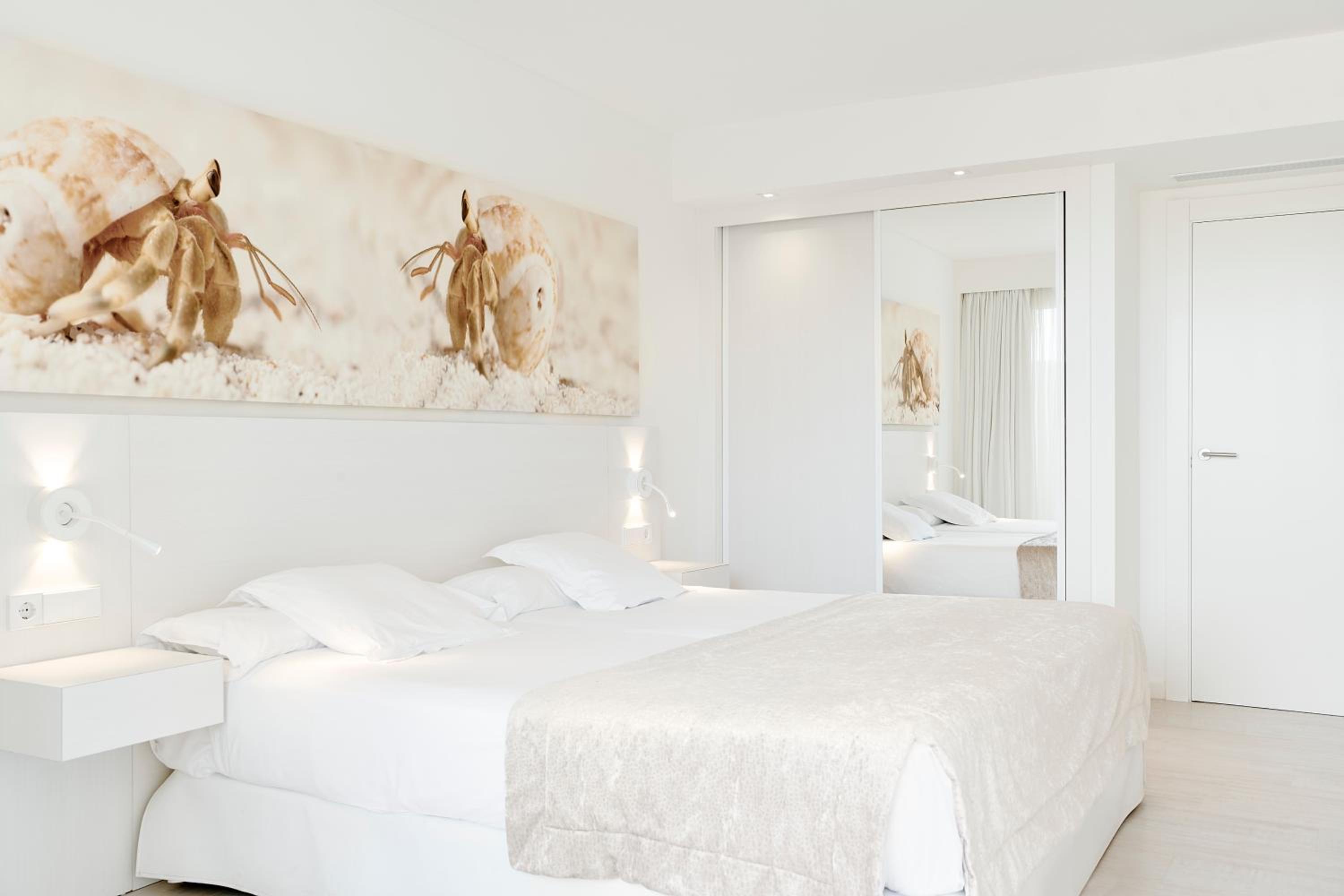 Room, Twin Beds