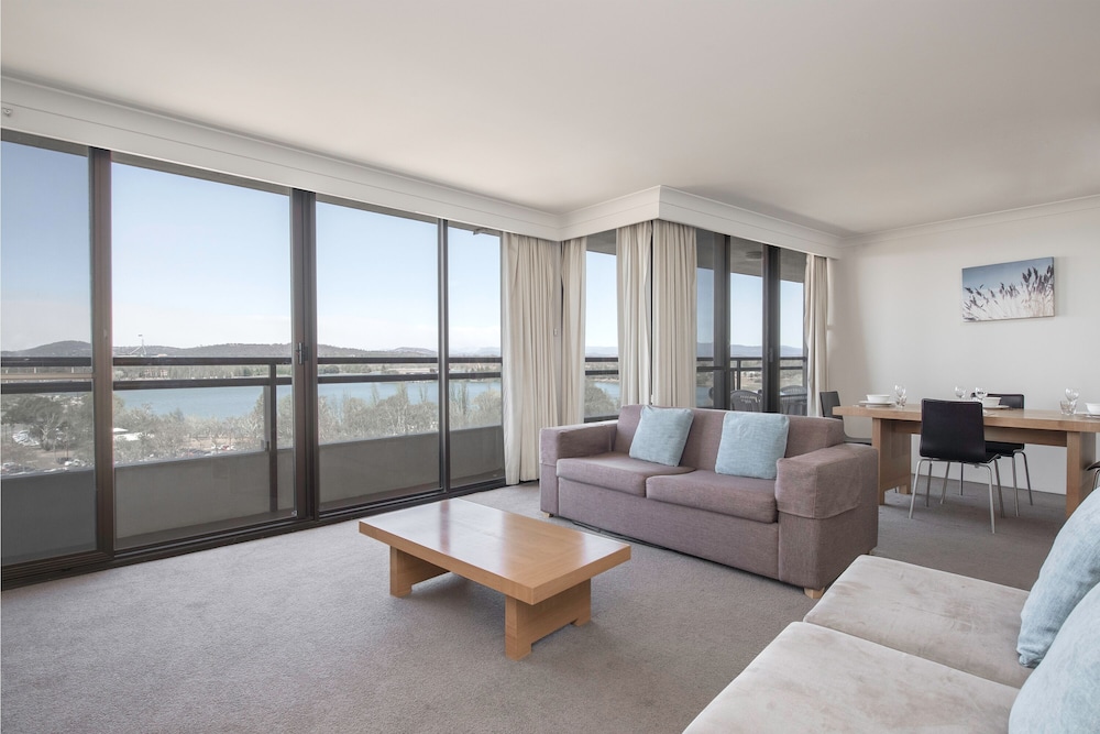 BreakFree Capital Tower Canberra 29/45