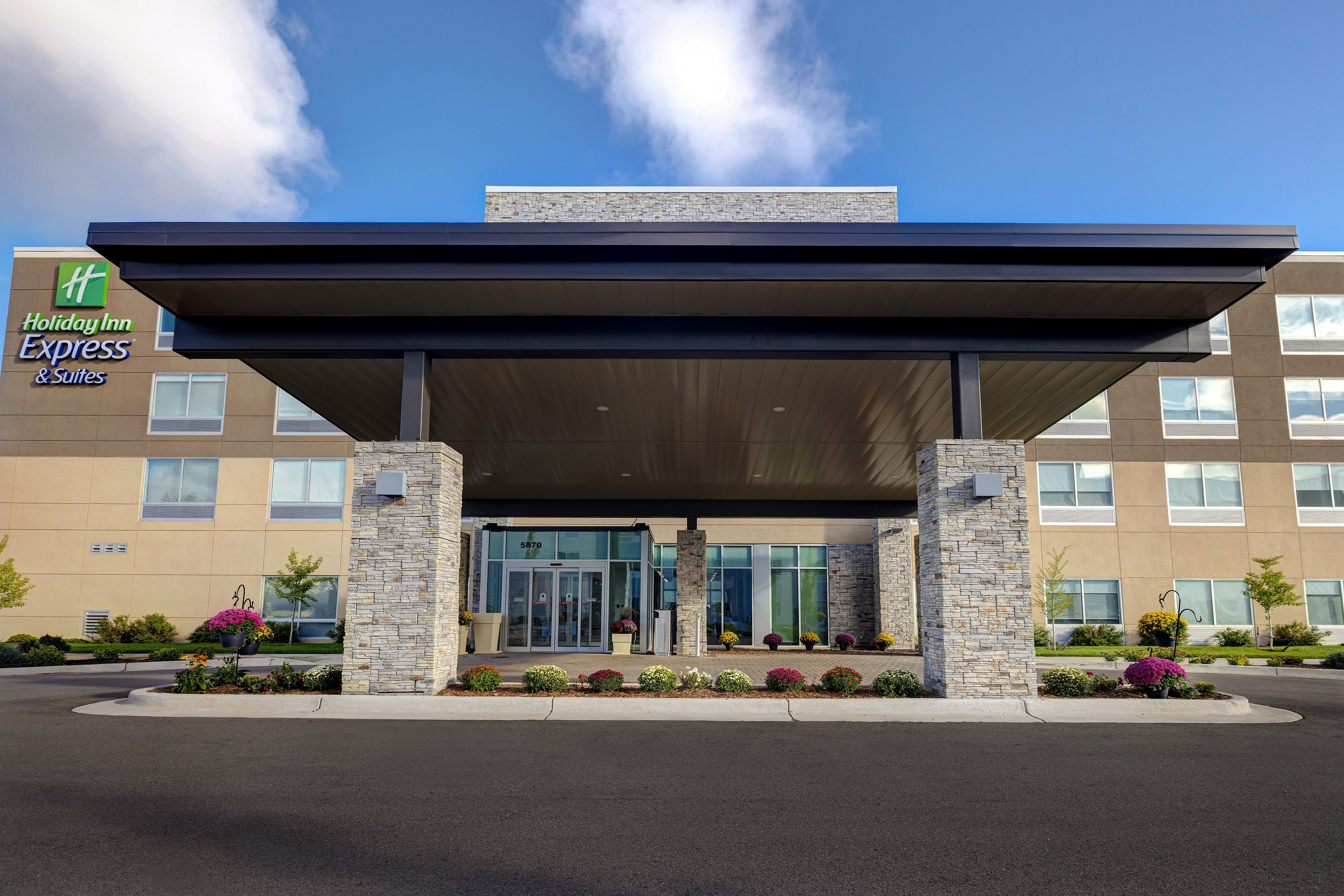 Holiday Inn Express & Suites Ann Arbor - University South 4/58