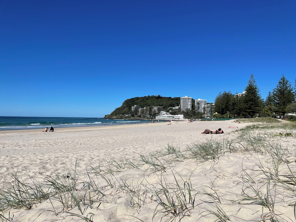 Burleigh Palms Holiday Apartments 71/75