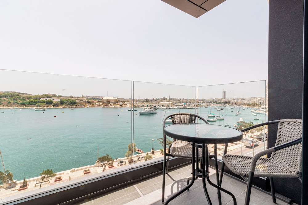 The Londoner Hotel Sliema 56/58