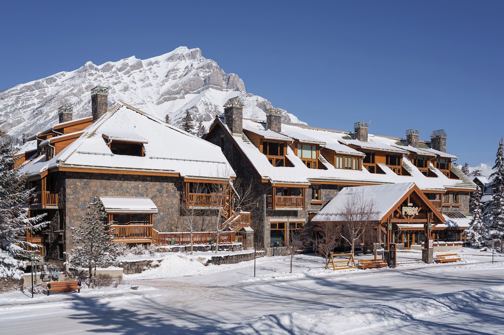 Fox Hotel & Suites 58/63
