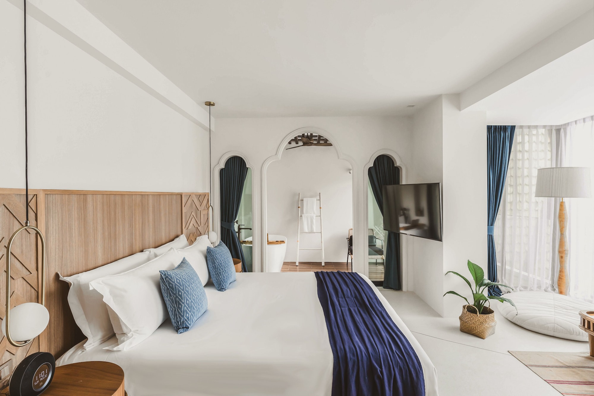 LANNA, SUITE, POOL VIEW, BATHTUB