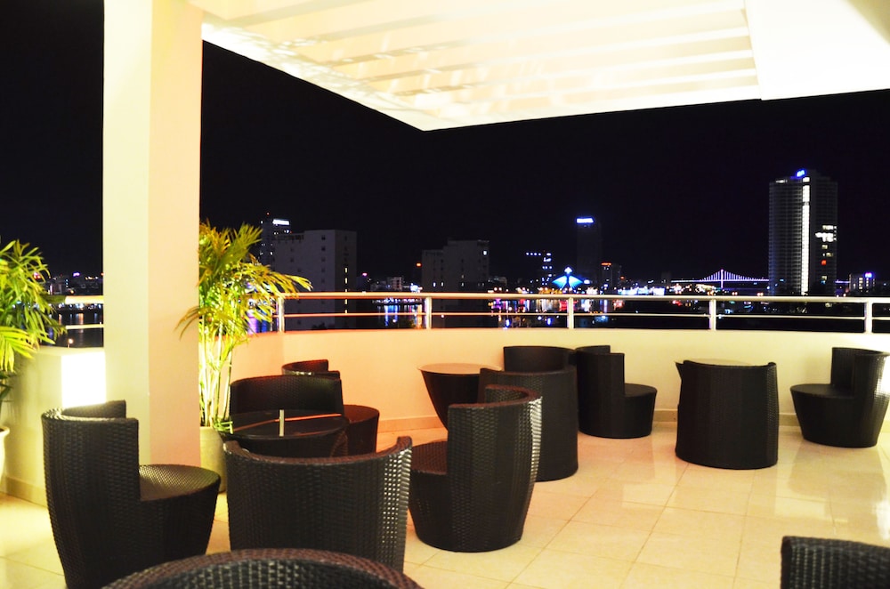 D C Hotel 44/56