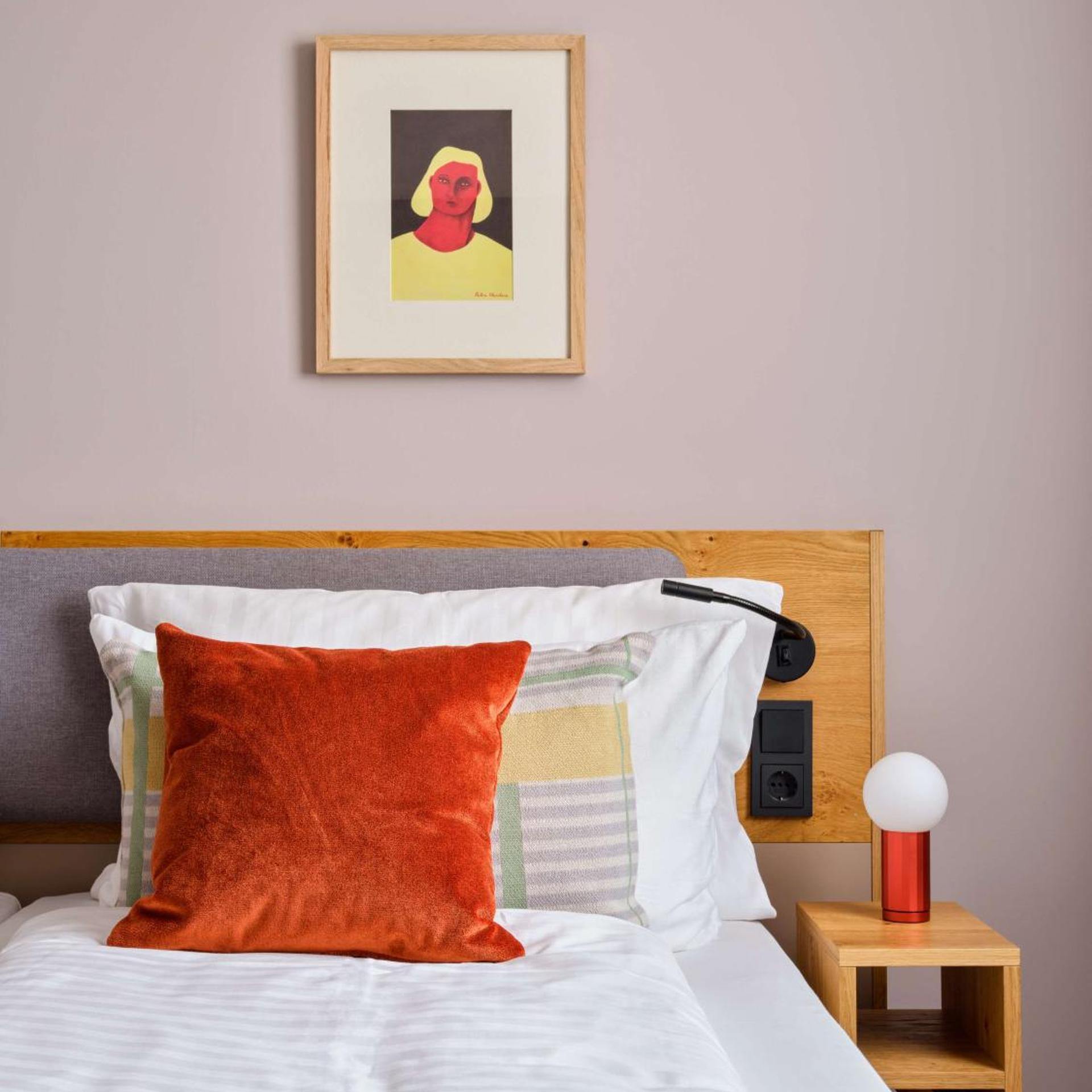 PLUS, COMFORT, DOUBLE OR TWIN BED