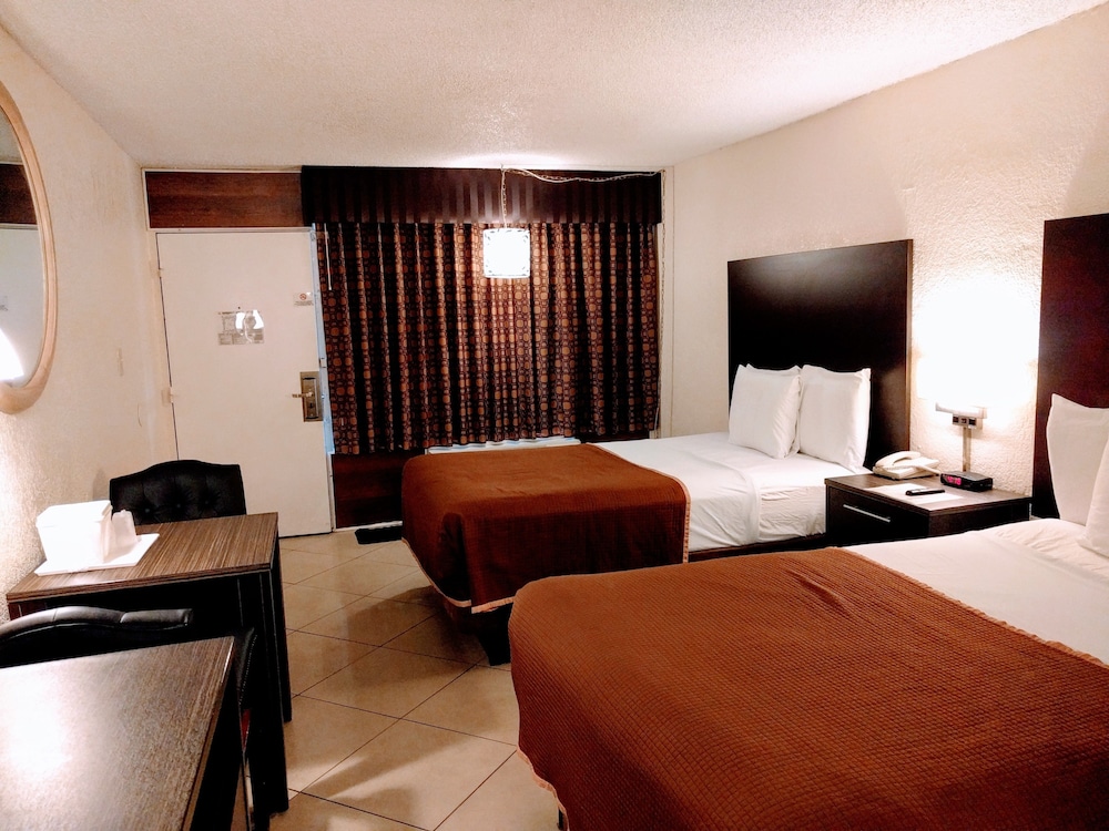 Red Carpet Inn Airport 30/50