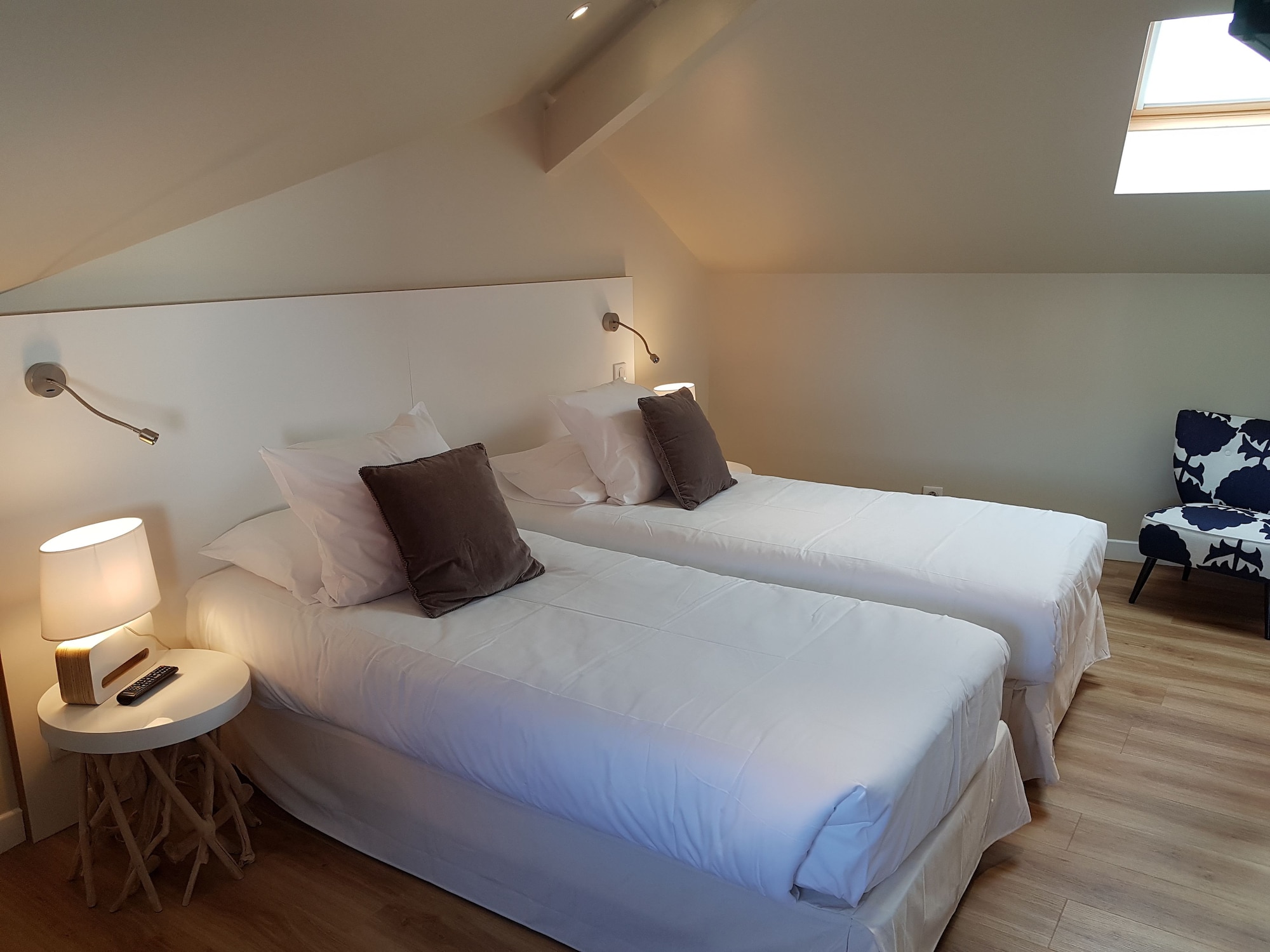 Room, Twin Beds