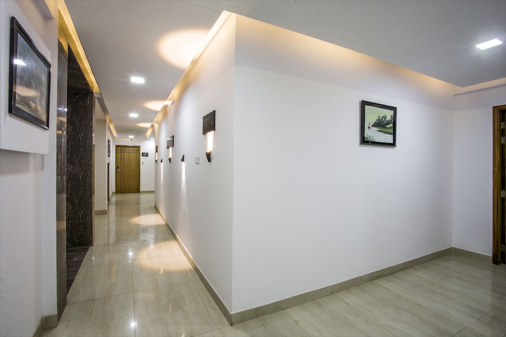 White Palace Hotel 33/61
