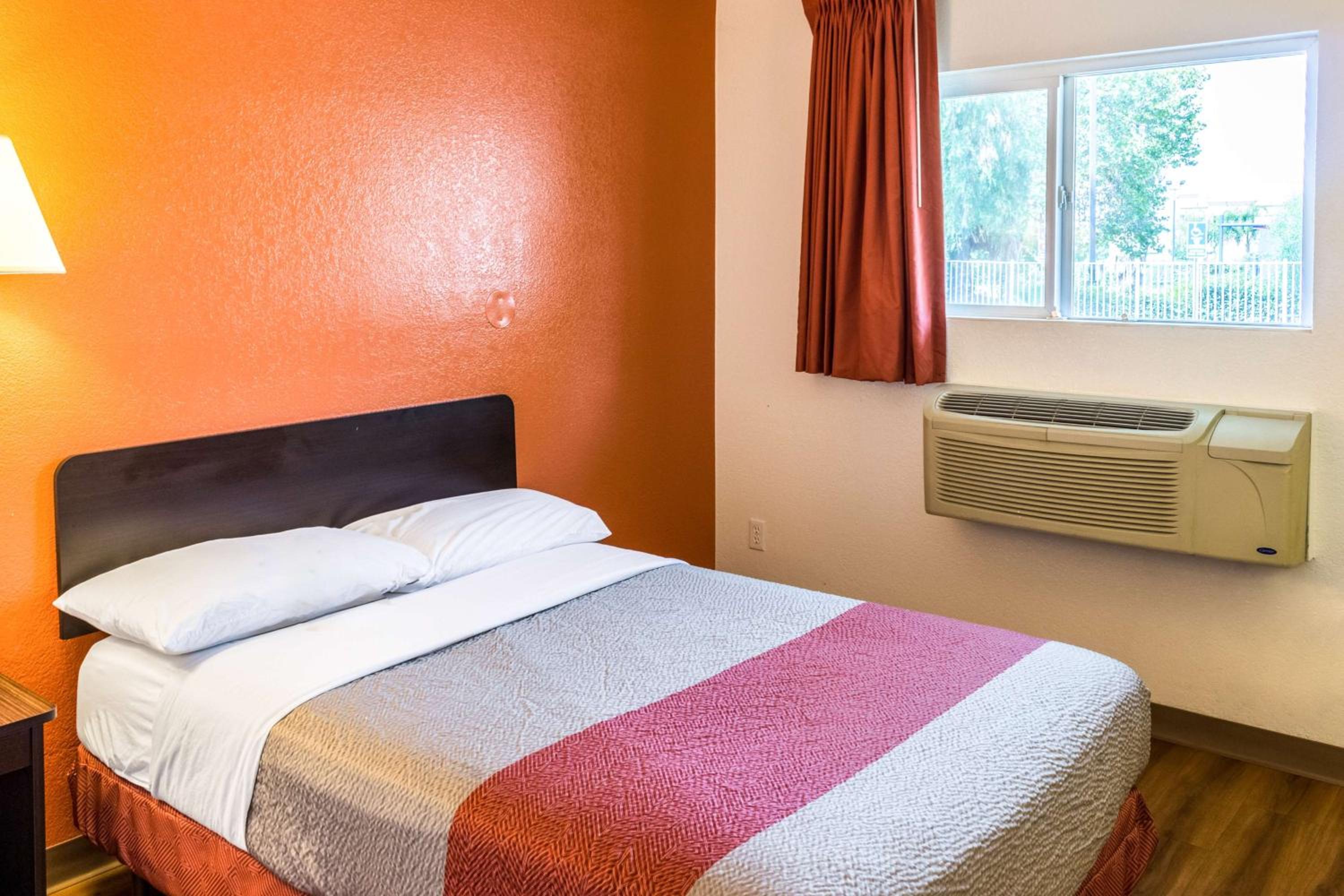 ROOM, DOUBLE BED, ACCESSIBLE