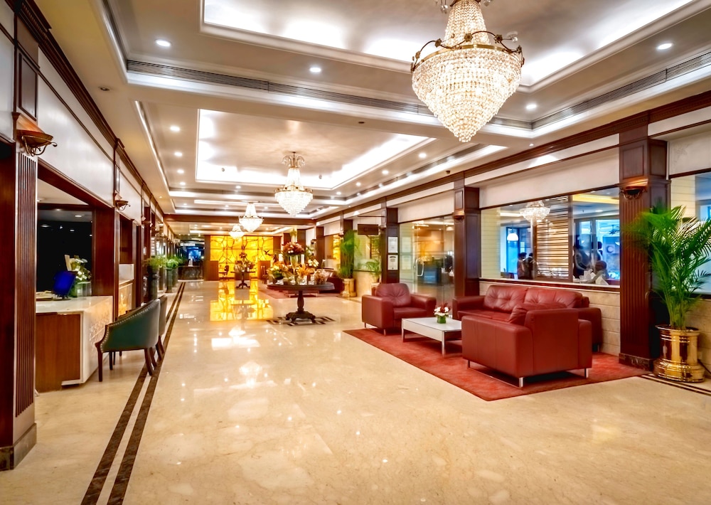Lobby at Kenilworth Hotel Kolkata, CALCUTTA / KOLKATA