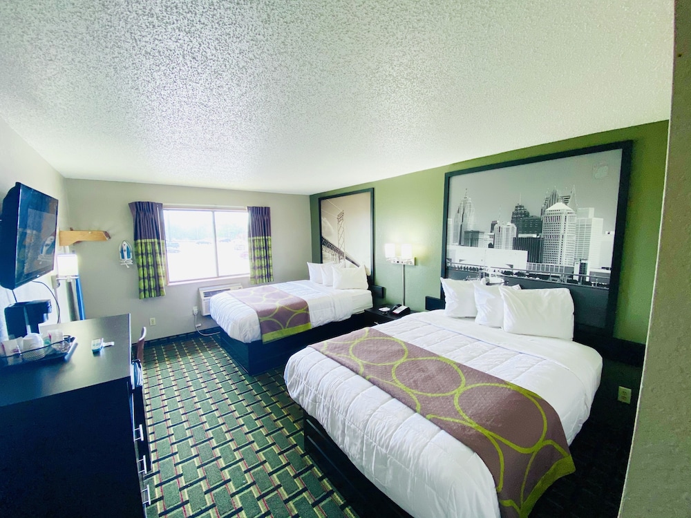Super 8 by Wyndham Grand Rapids/Wyoming 10/21