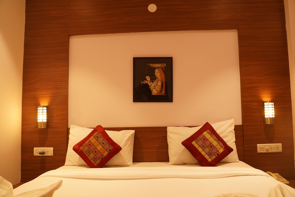 HOTEL GORBANDH 31/48