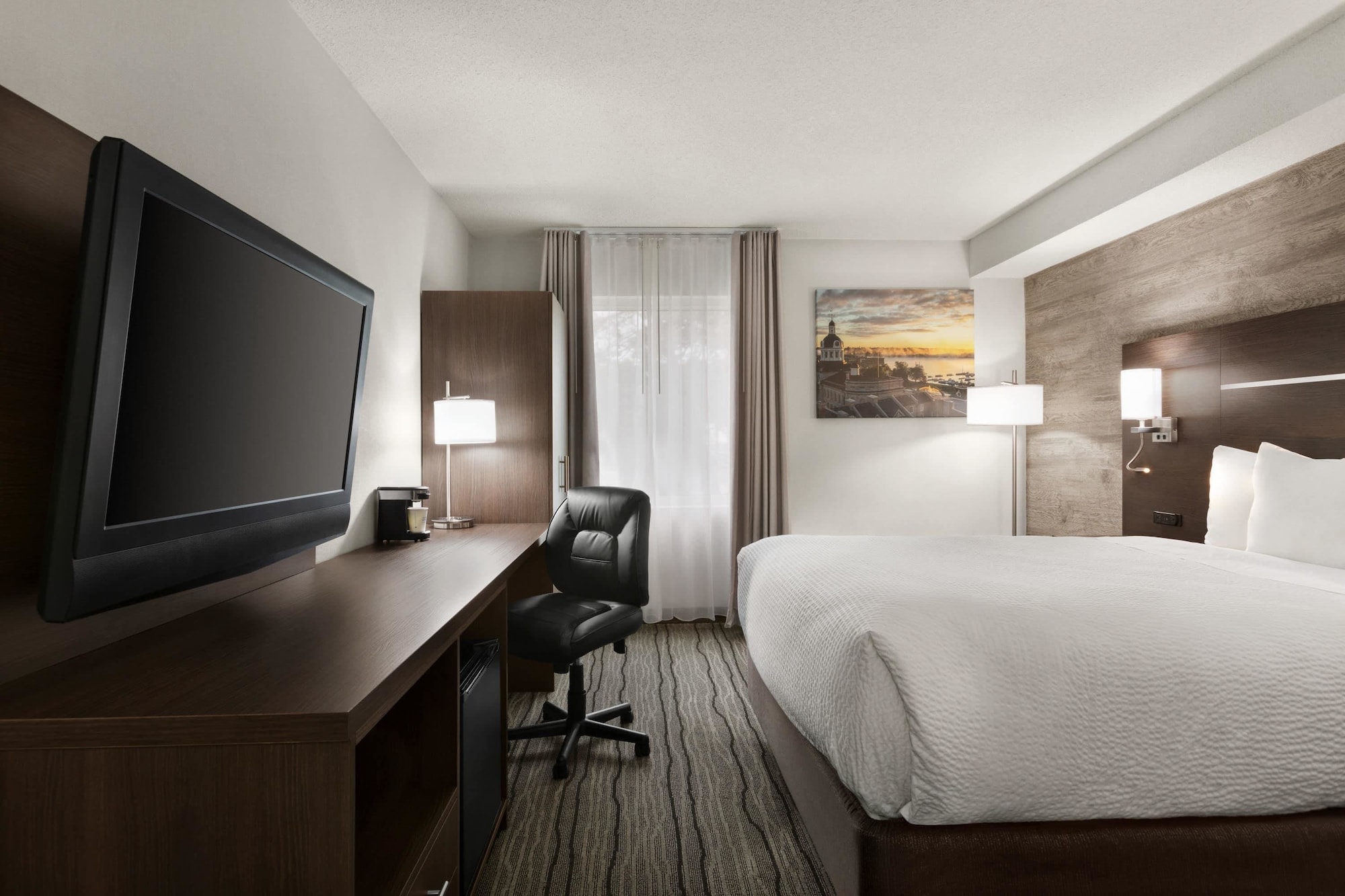 ROOM, KING BED, ACCESSIBLE