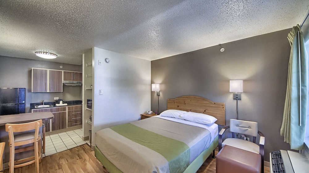 Studio 6 Extended Stay - San Antonio, TX - Six Flags 28/58