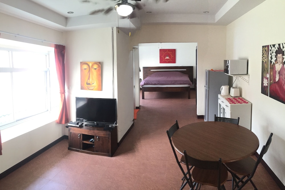 Merlin Plaza Apartments 23/42