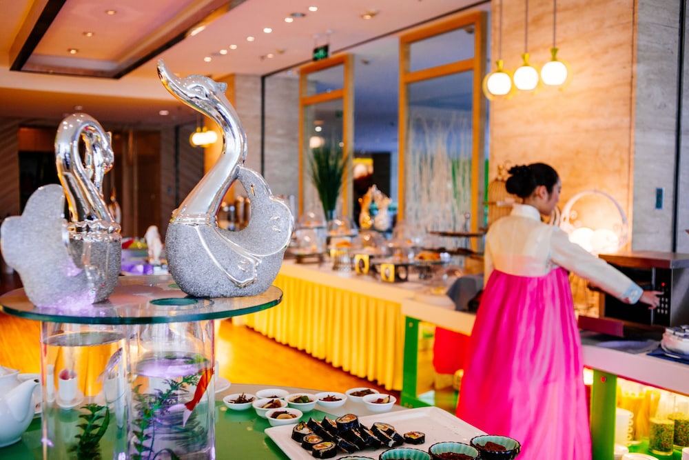 Haiyue Jianguo Hotel 42/50