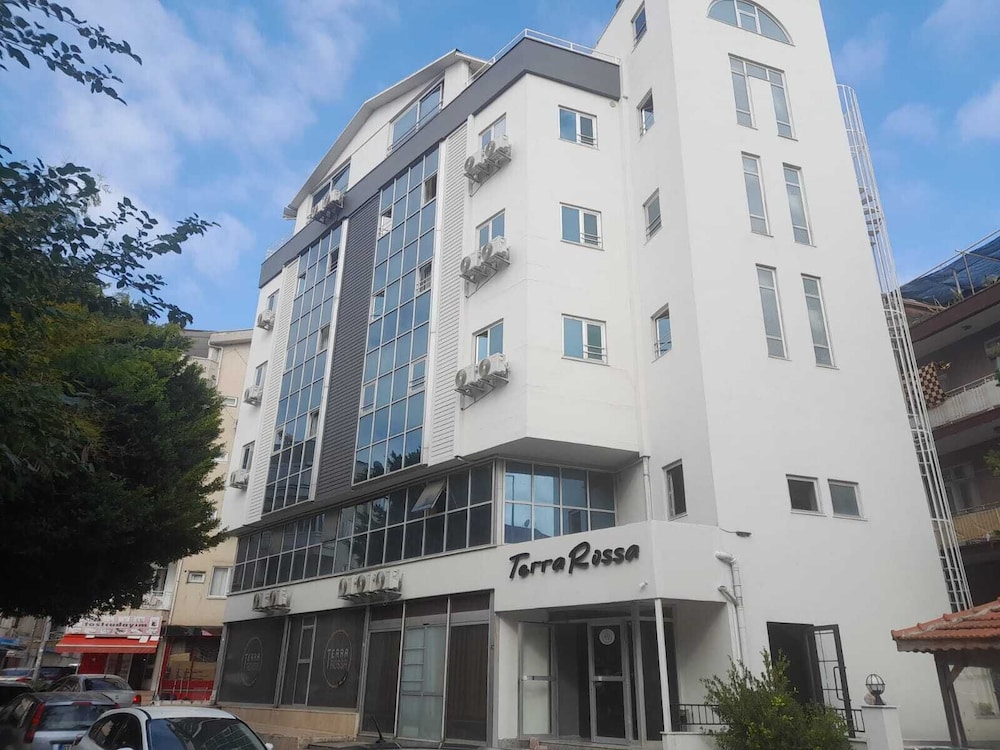 Terra Rossa Suites 2/44