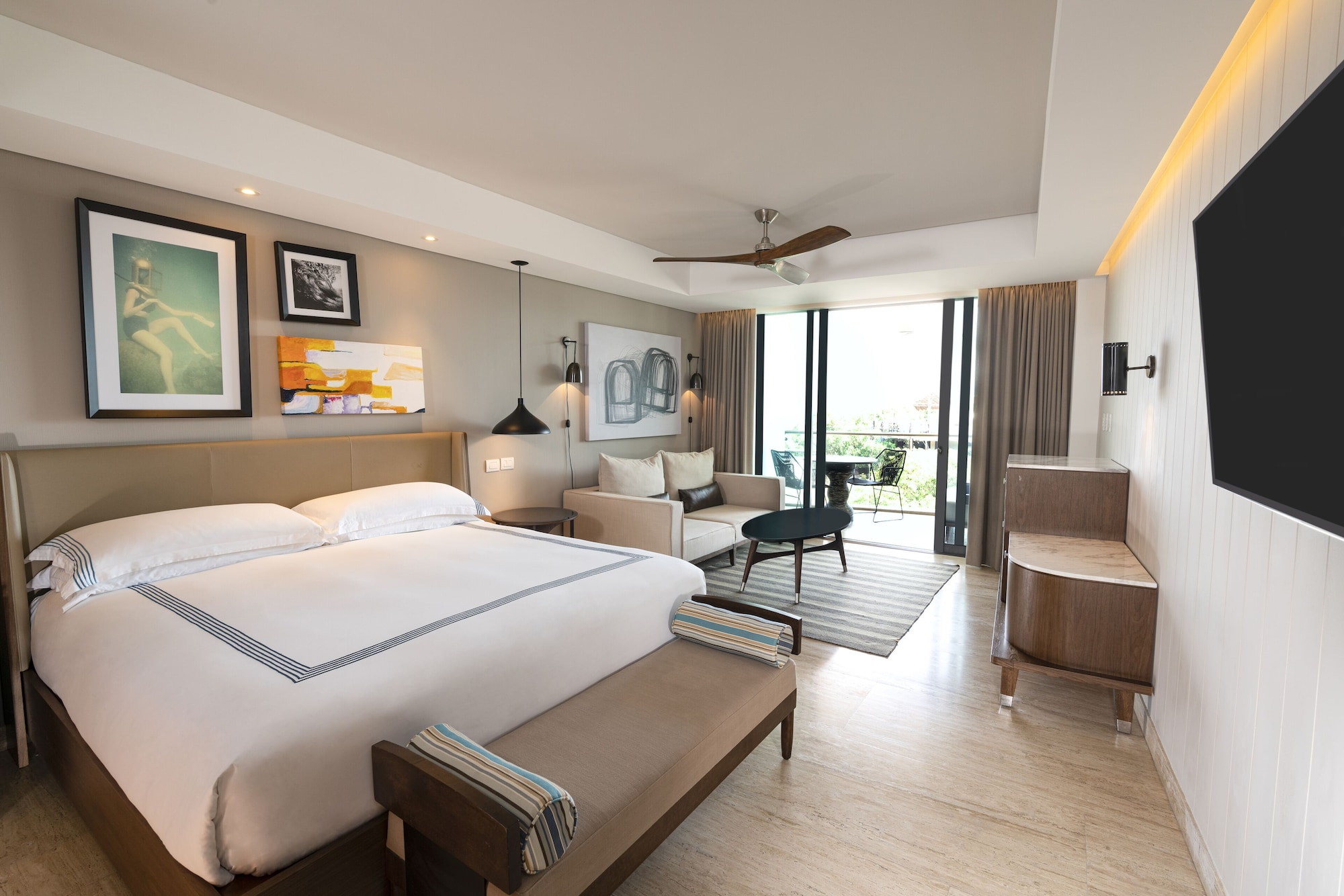DOWNTOWN, HOUSE, KING BED, BALCONY