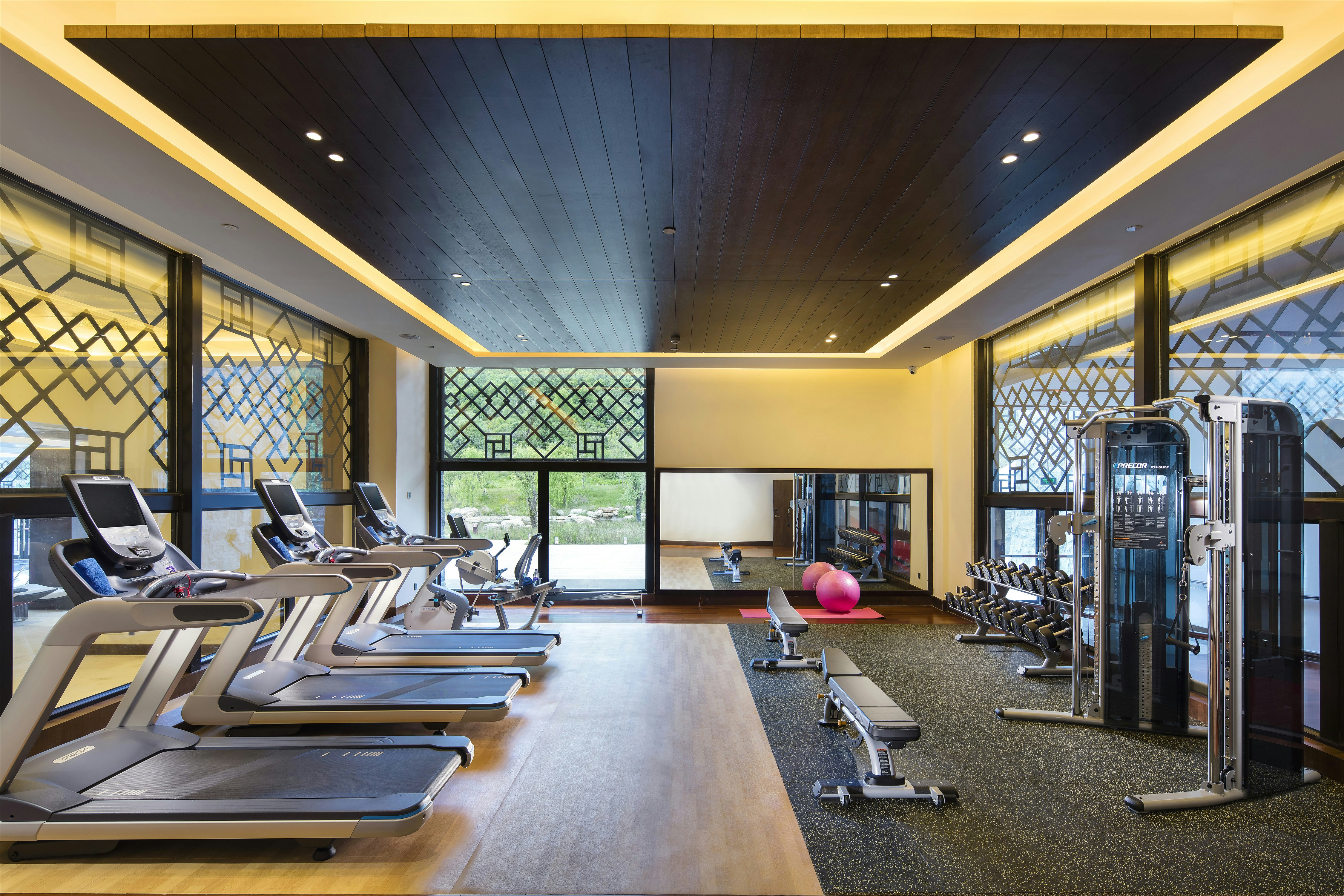 HILTON LINZHI RESORT 24/50